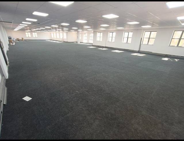 BUSINESS PROPERTY TO RENT IN BRYANSTON